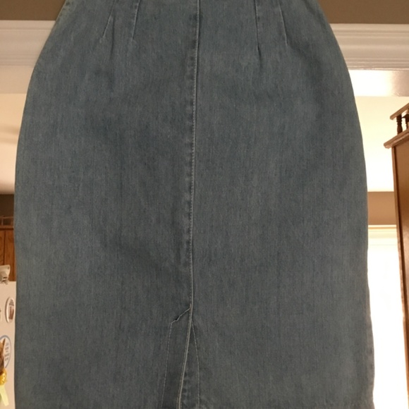Denim skirt with lace insert - Picture 4 of 4